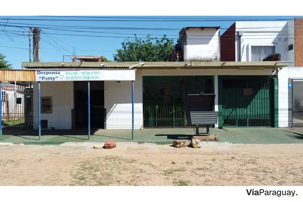 House for sale with commercial space in Fernando de la Mora