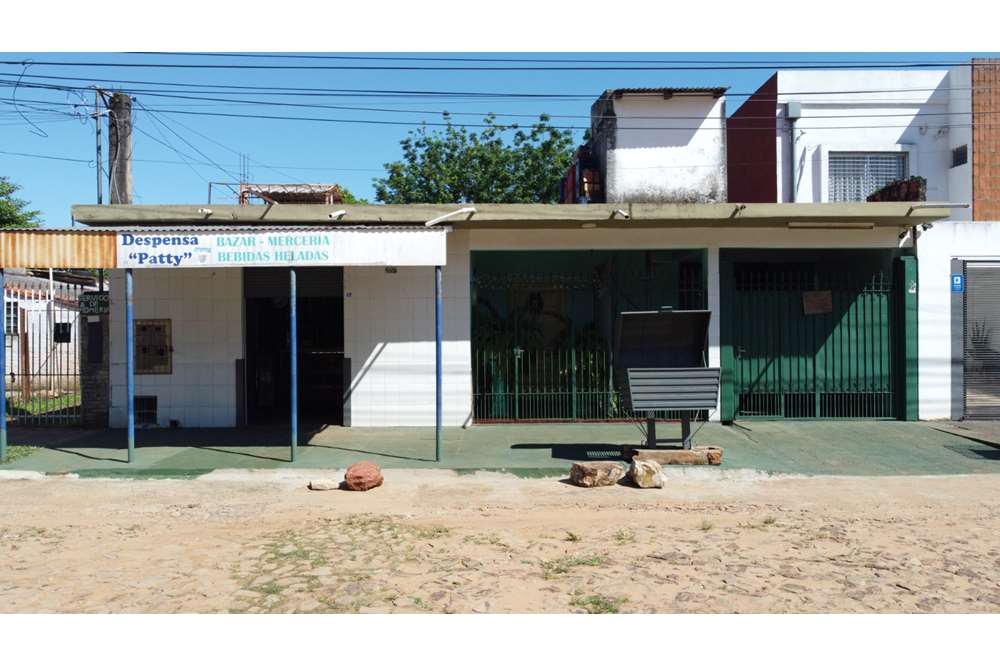 House for sale with commercial space in Fernando de la Mora