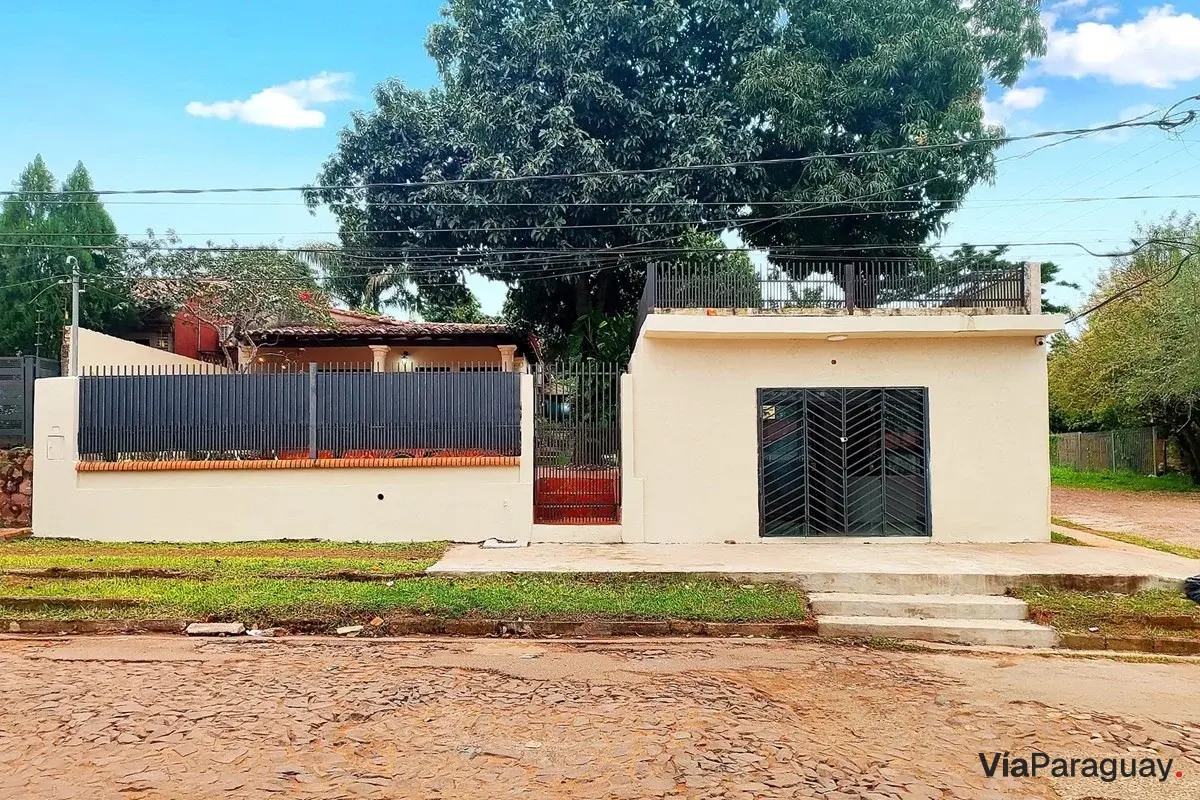 House for sale with commercial space in Mbokajaty, Villa Elisa