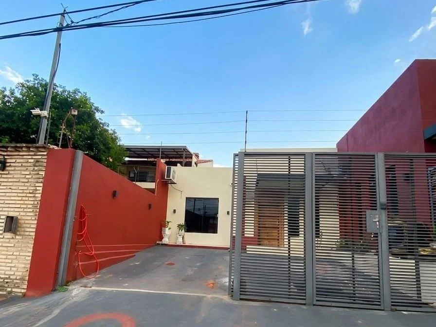Casa en venta con salón comercial en Valle Ybaté, Lambaré