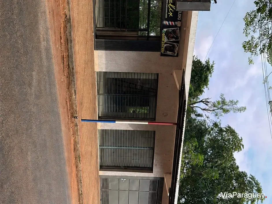 Casa en venta con salones comerciales en San Antonio