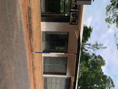 Casa en venta con salones comerciales en San Antonio