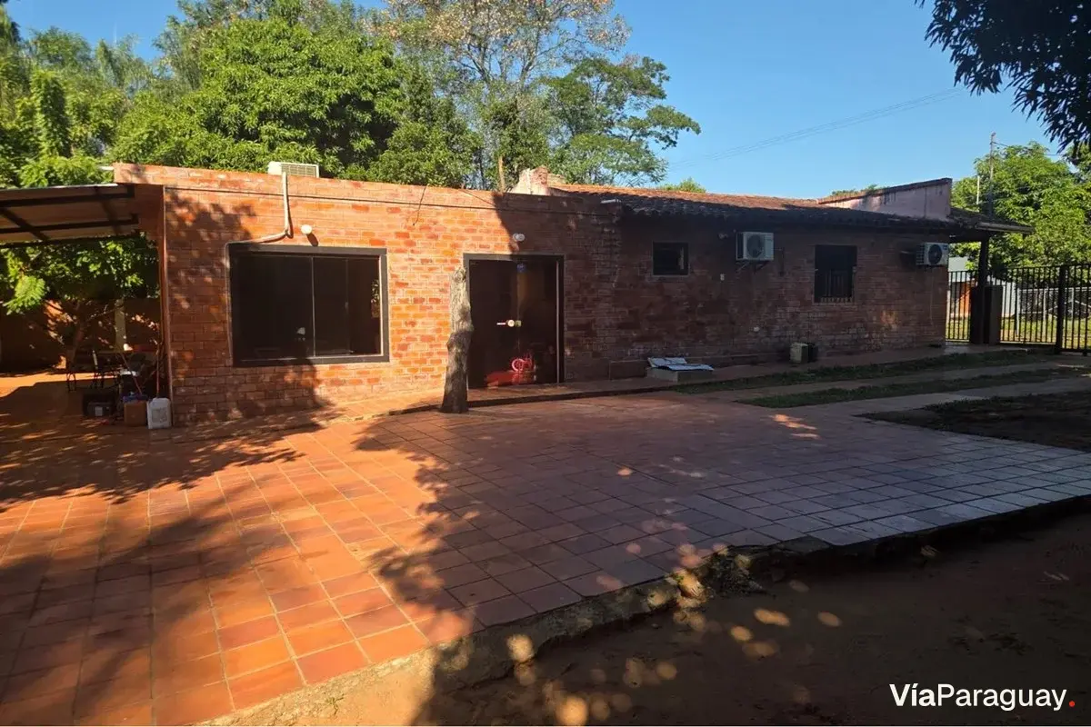 Casa à venda com terreno de 708 m² em Salado, Limpio