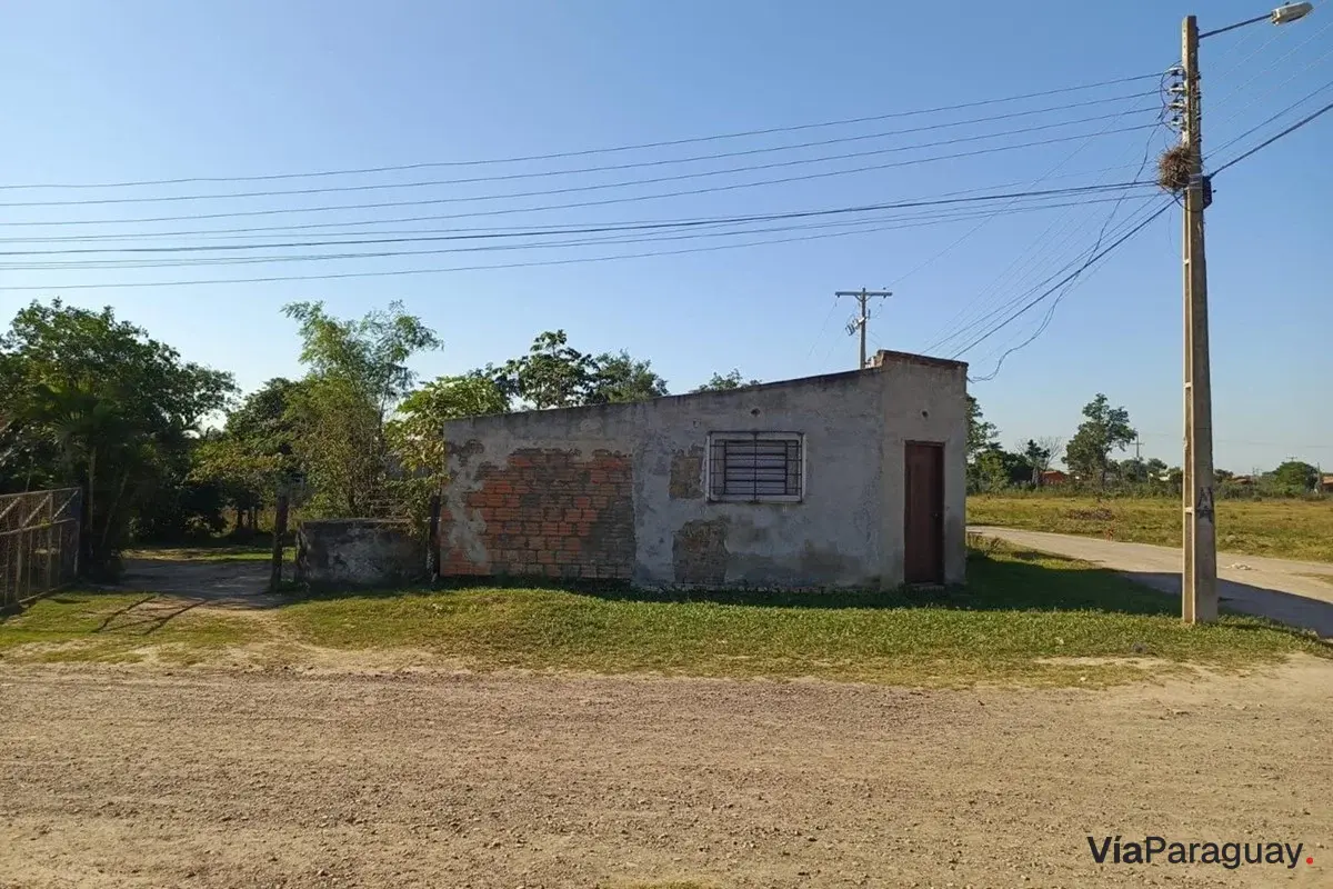 House for sale with corner lot in Villa Hayes