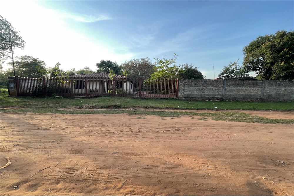 House for sale with land in Reducto, San Lorenzo