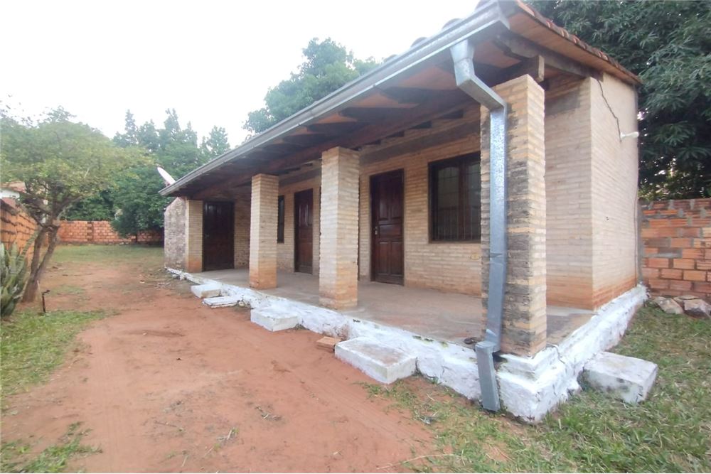 Casa à venda com terreno em San Antonio, Bº Acosta Ñu