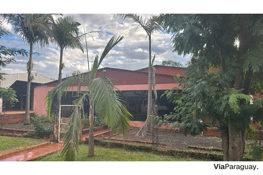 Casa à venda com galpão em General Delgado, Itapúa