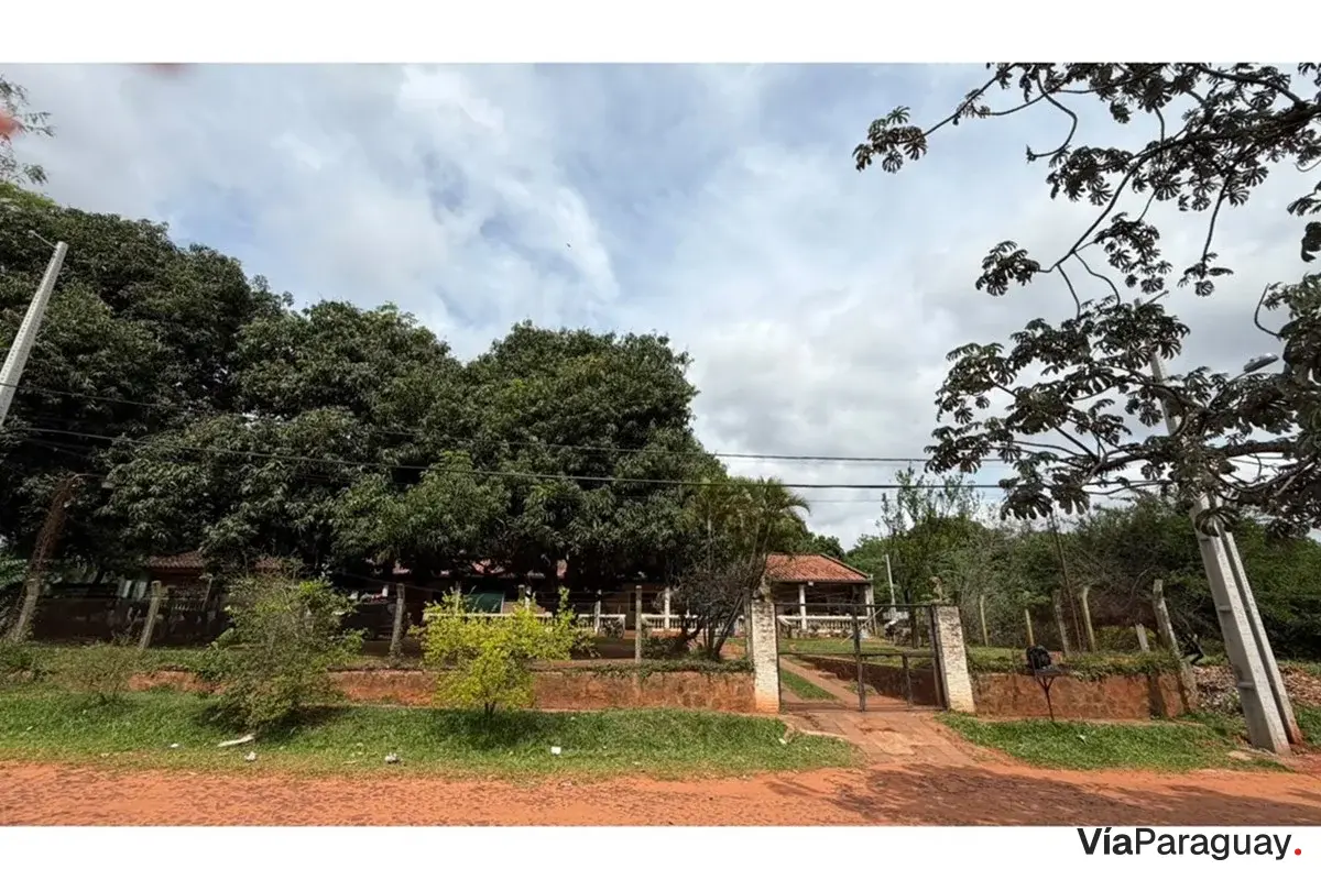 House for sale with three independent homes in Santa Librada, Capiatá