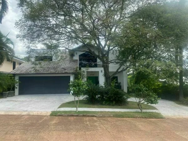 Casa à venda com vista para o campo de golfe no Paraná Country Club, Hernandarias