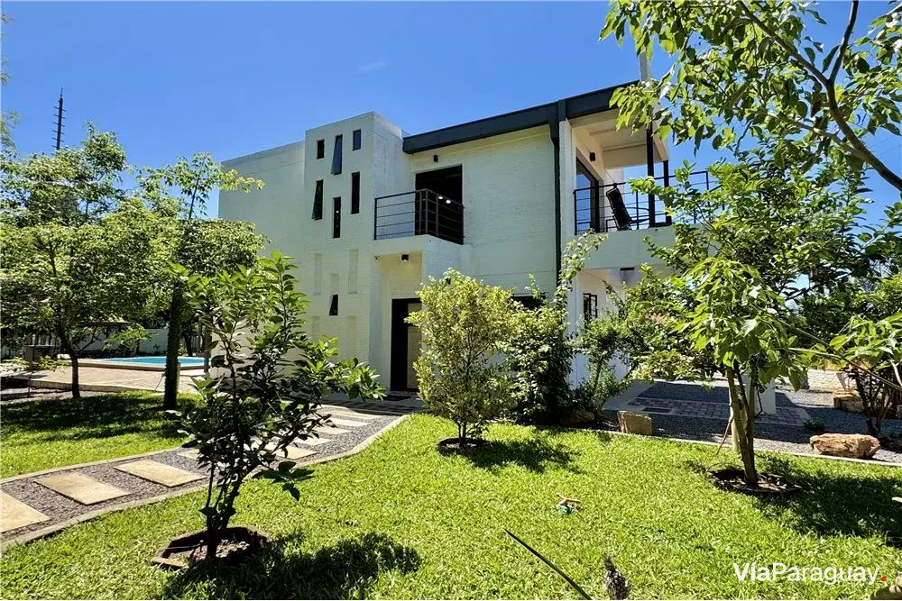 Casa à venda com vista para o lago em San Bernardino