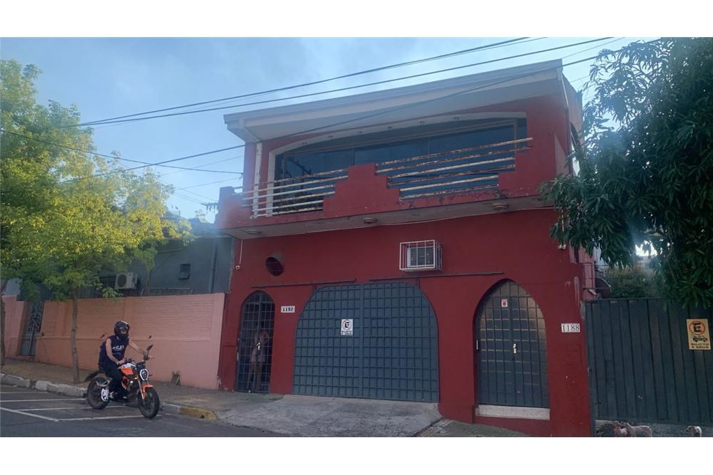 Two-story house for sale in La Encarnación