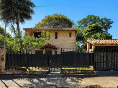 Two-story house for sale in Ñemby, Coca Cola area