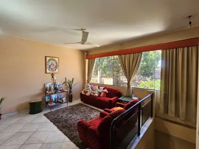 Three-story house for sale in Pitiantuta, Fernando de la Mora
