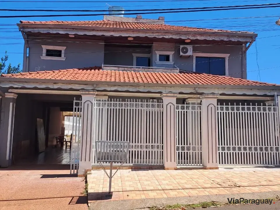Casa à venda de 4 dormitórios no Km 6, Ciudad del Este