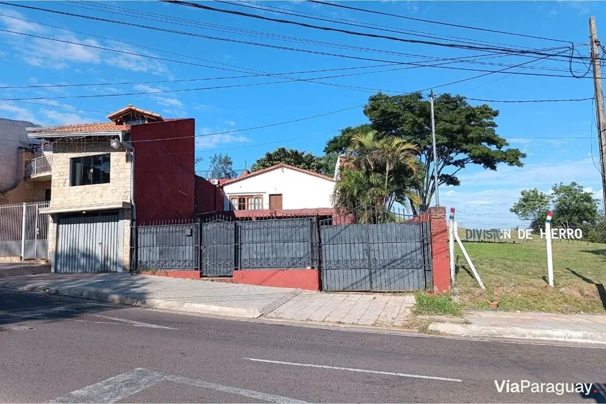 Casa en venta de 4 dormitorios en Tacumbú, Asunción