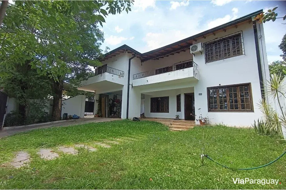 House for sale with 5 bedrooms in Fernando de la Mora