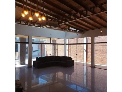 Casa à venda com 8 dormitórios em Coronel Bogado