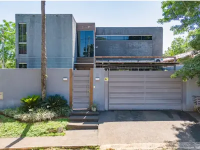 Casa en venta de dos plantas en Itauguá, Virgen del Rosario