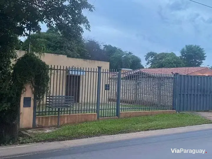 Casa à venda no 4to Barrio, Luque