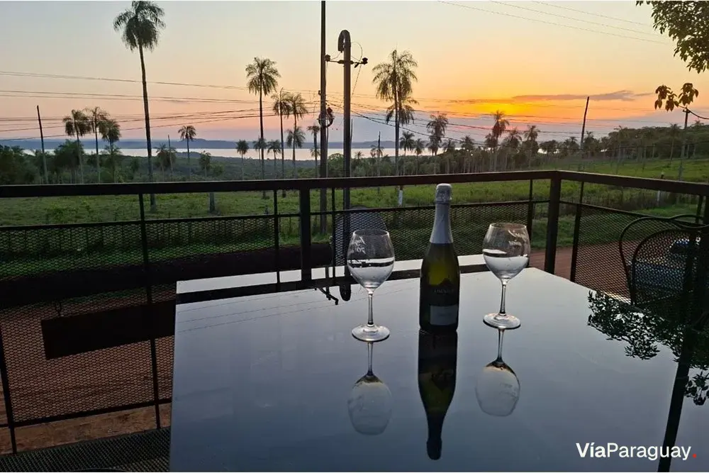 House for sale in Altos with lake view
