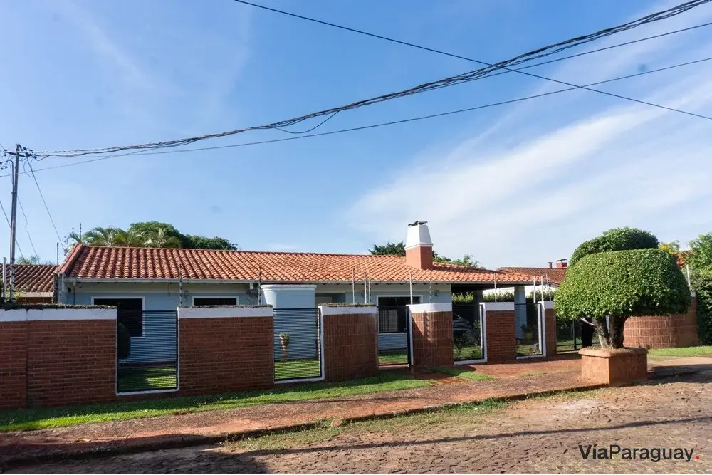 House for sale in Área 5, Presidente Franco