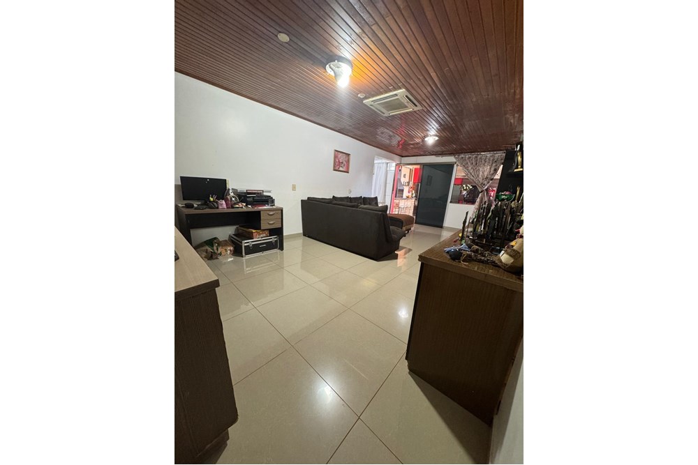 Casa à venda no Área 6, Hernandarias