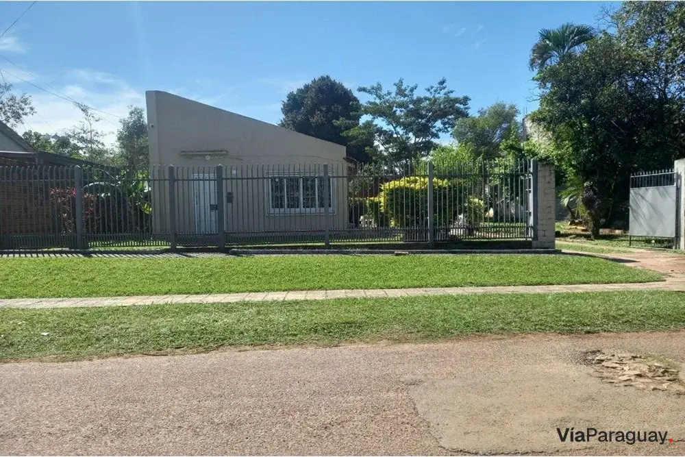House for sale in Barrio Centro, Coronel Oviedo