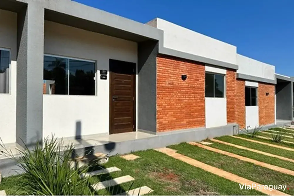 Casa en venta en barrio cerrado Arasy, Luque