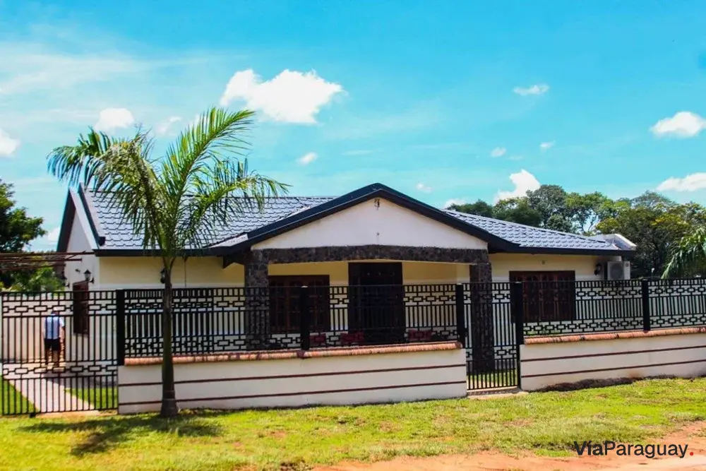 Casa à venda em condomínio fechado Caguazú, Caaguazú