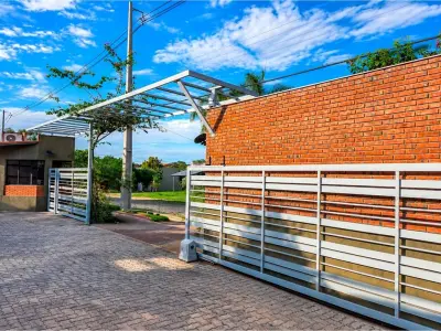 Casa à venda no condomínio La Caoba Residencial, Limpio