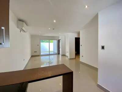 House for sale in La Viña gated community, Luque