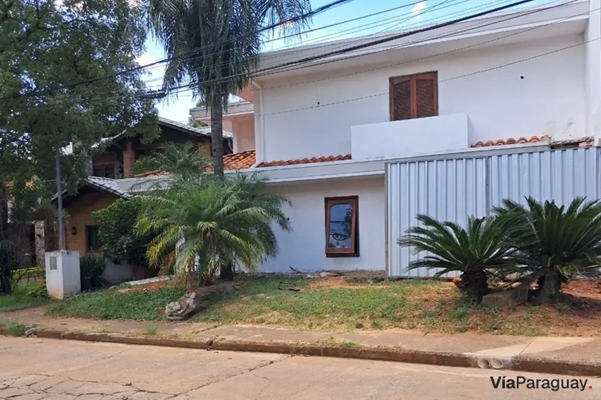 Casa en venta en barrio cerrado Las Piedras, Luque