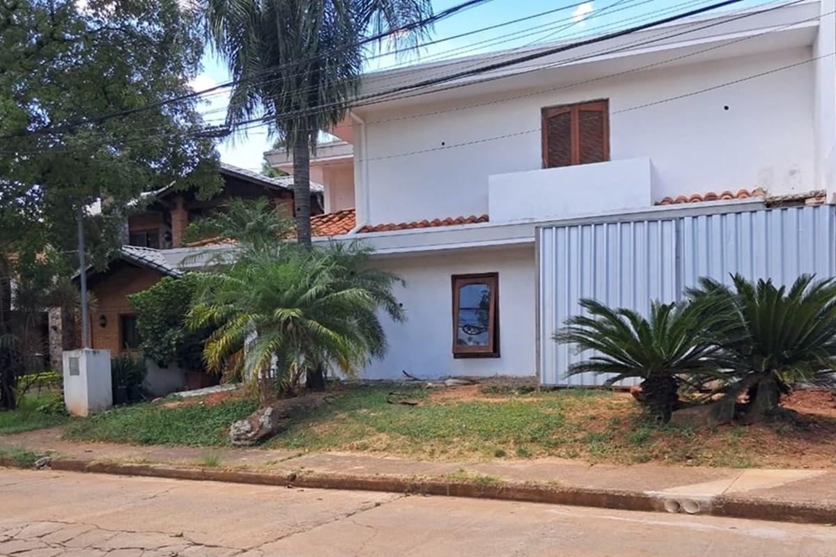 Casa en venta en barrio cerrado Las Piedras, Luque