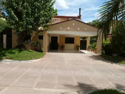 Casa à venda em condomínio fechado, Luque