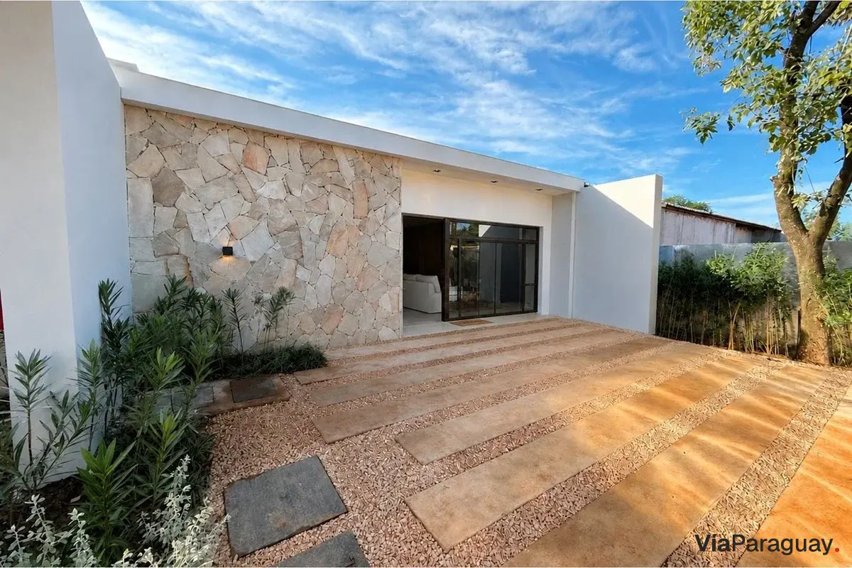 Casa en venta en barrio cerrado Nativo, Mora Kue, Luque