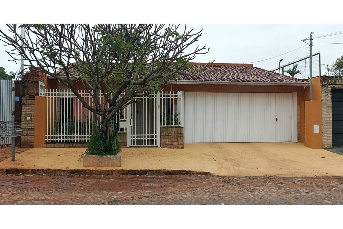Casa en venta en barrio Herrera, Asunción