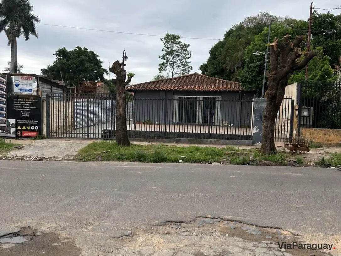 Casa à venda no Barrio Herrera, Assunção