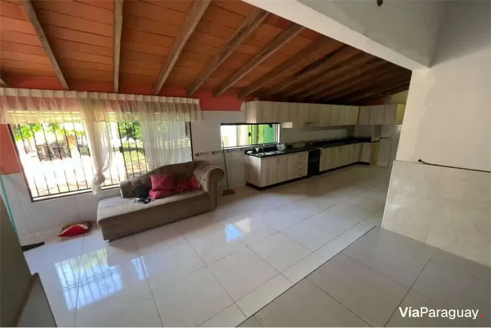 Casa à venda no bairro Ka'aguy Rory, Encarnación