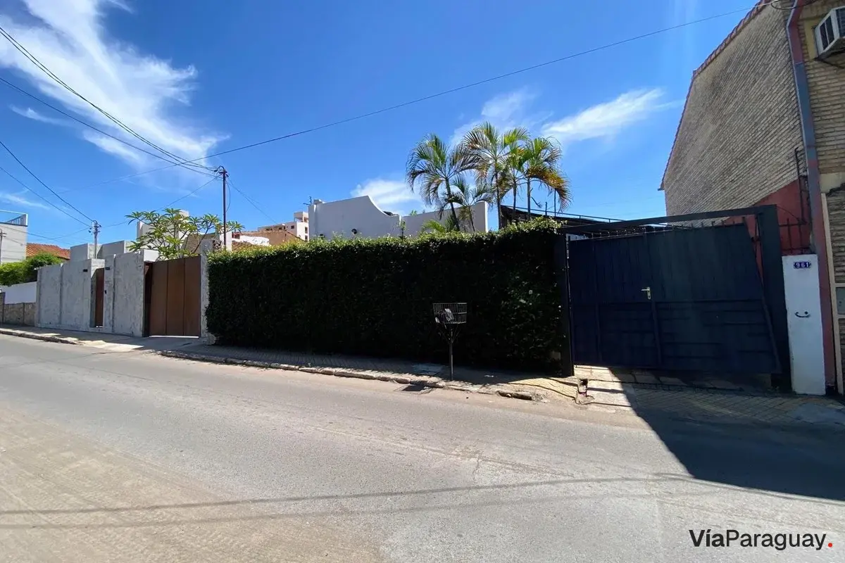 House for sale in Las Mercedes neighborhood, Asunción