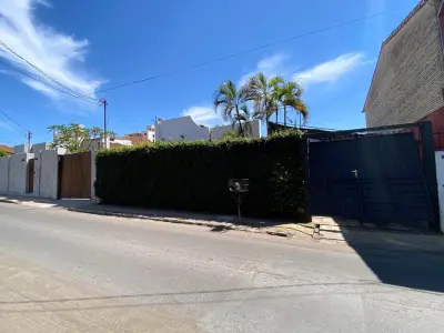 House for sale in Las Mercedes neighborhood, Asunción
