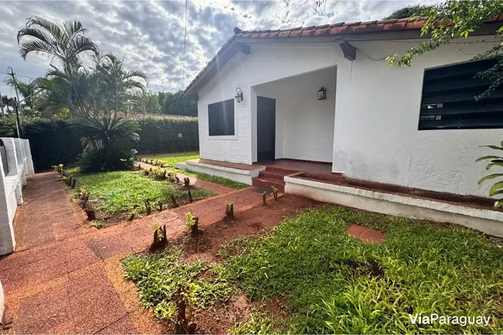 House for sale in Barrio Laurelty, Luque