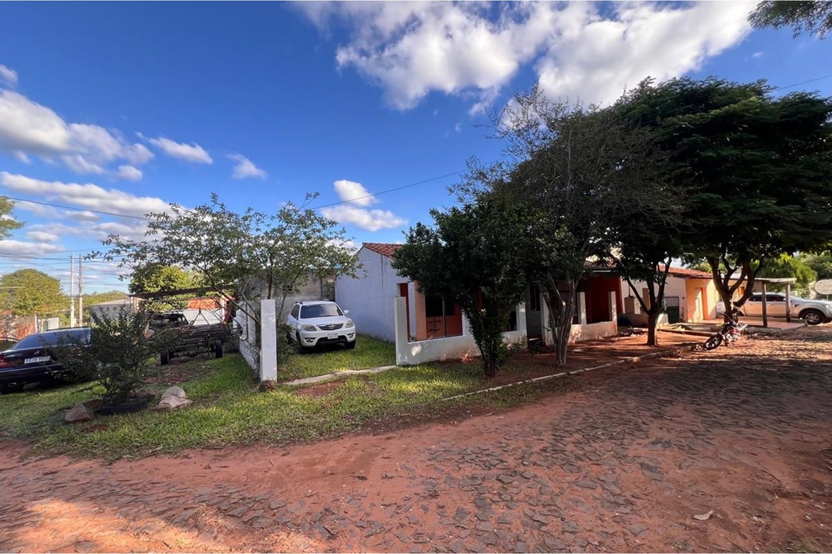 Casa à venda no Barrio Loma, Caacupé