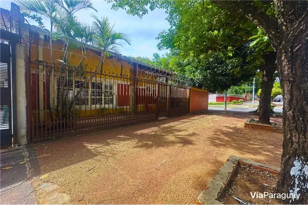 Casa à venda no Barrio Obrero, Assunção, 6 quartos