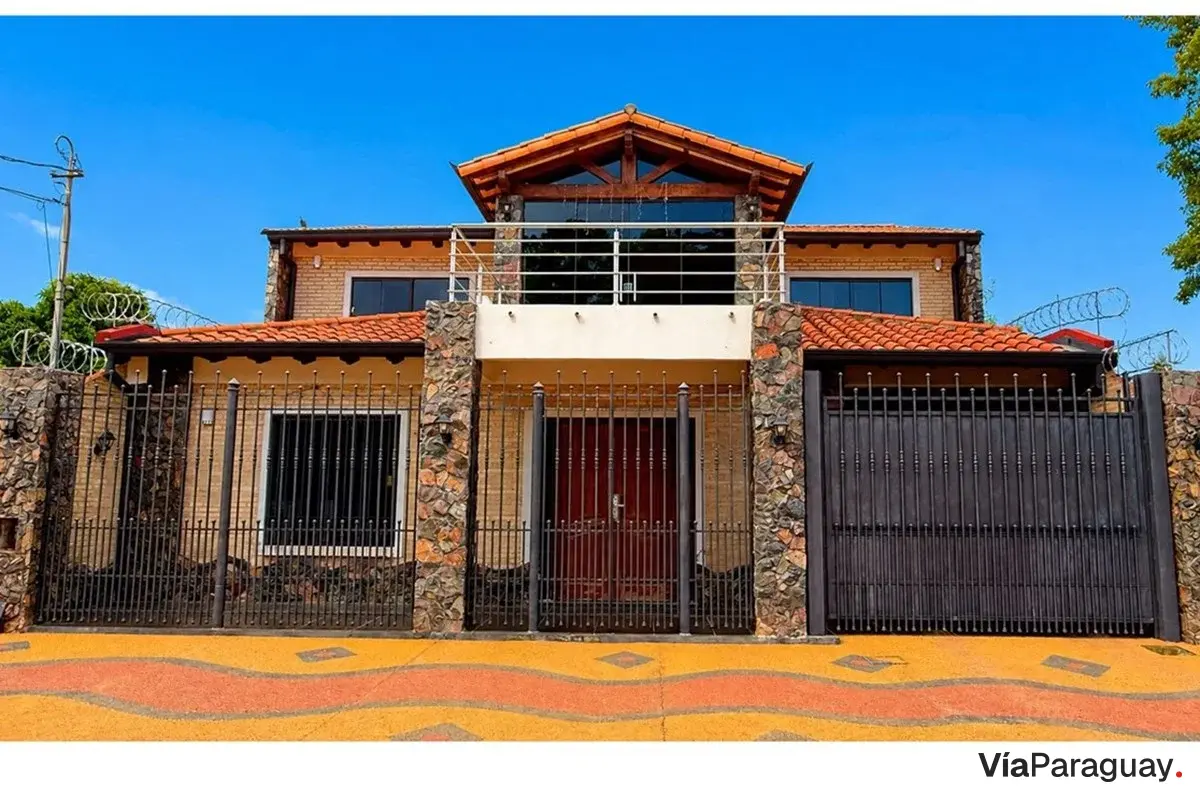 House for sale in Barrio Primavera, Luque