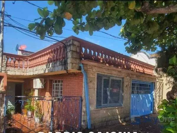 Casa en venta en barrio Sajonia, Asunción – 4 dormitorios