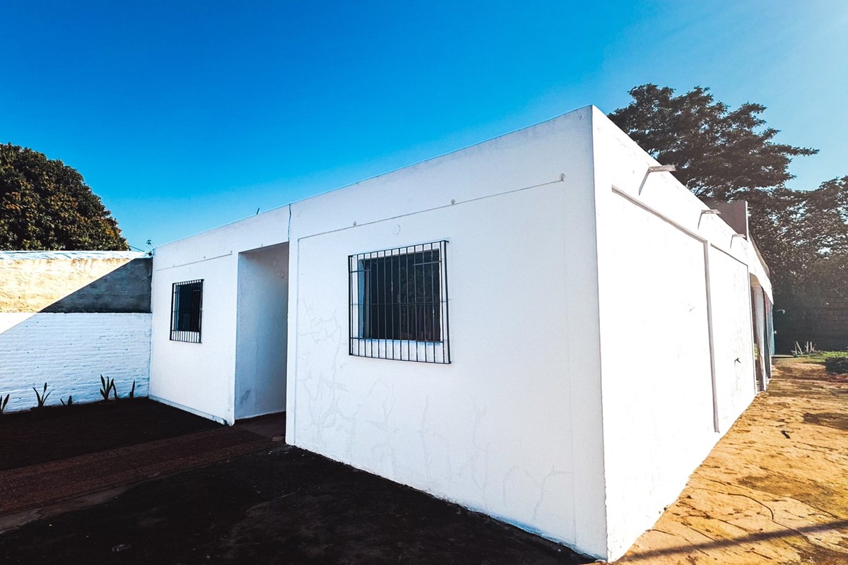 House for sale in Barrio San Carlos, Ñemby