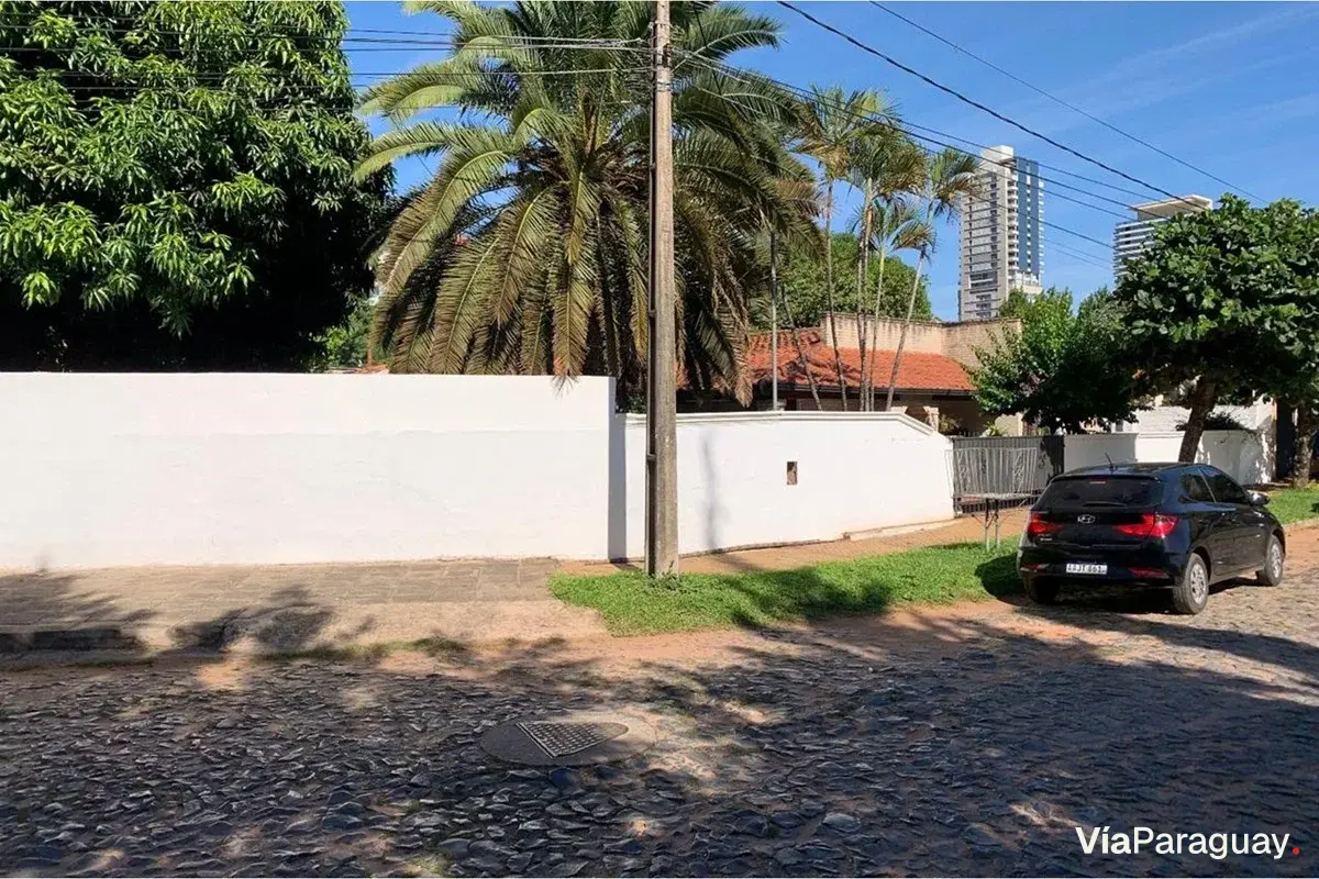Casa en venta en barrio San Jorge, Asunción
