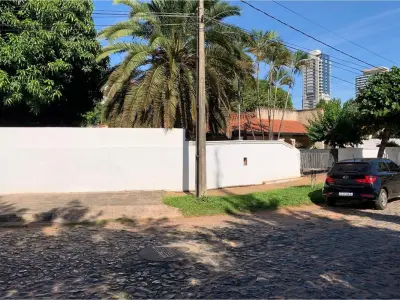 Casa en venta en barrio San Jorge, Asunción