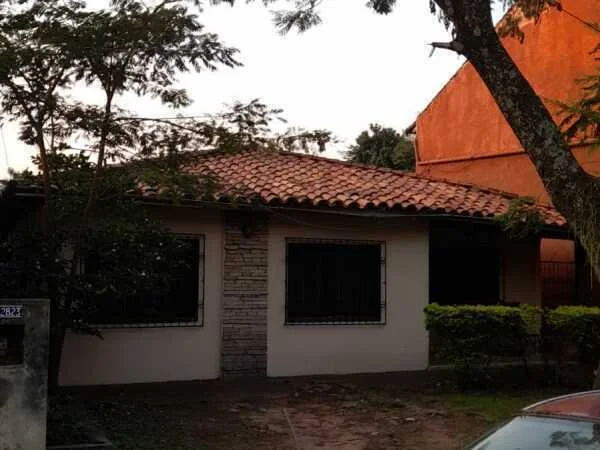 Casa à venda no bairro Ycua Sati, Assunção