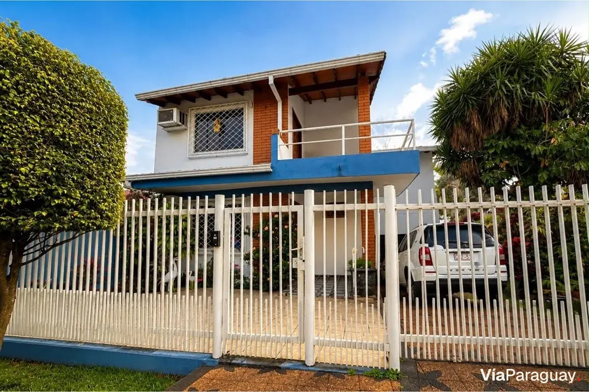 Casa à venda em Bernardino Caballero, Ciudad del Este